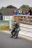 Vintage-motorcycle-club;eventdigitalimages;mallory-park;mallory-park-trackday-photographs;no-limits-trackdays;peter-wileman-photography;trackday-digital-images;trackday-photos;vmcc-festival-1000-bikes-photographs